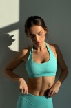 Топ fitness GARAGE відкрита спинка Мятний